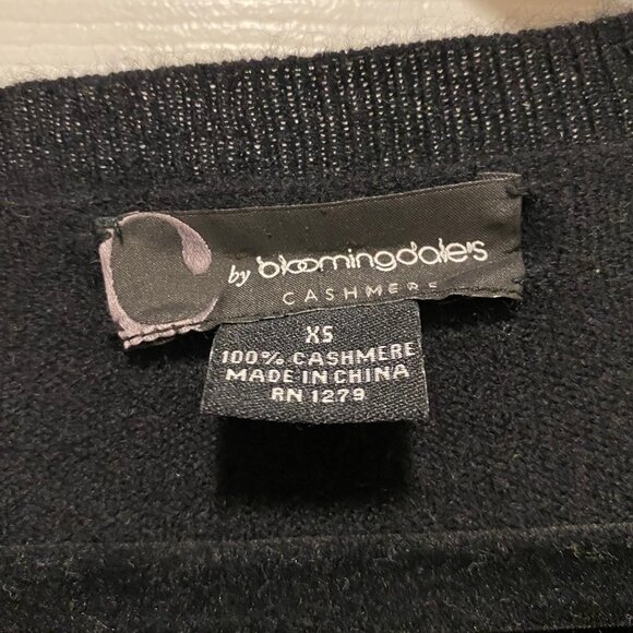 C by Bloomingdales Women's Black V-neck Long Sleeve Cashmere Sweater Size XS - Picture 5 of 5